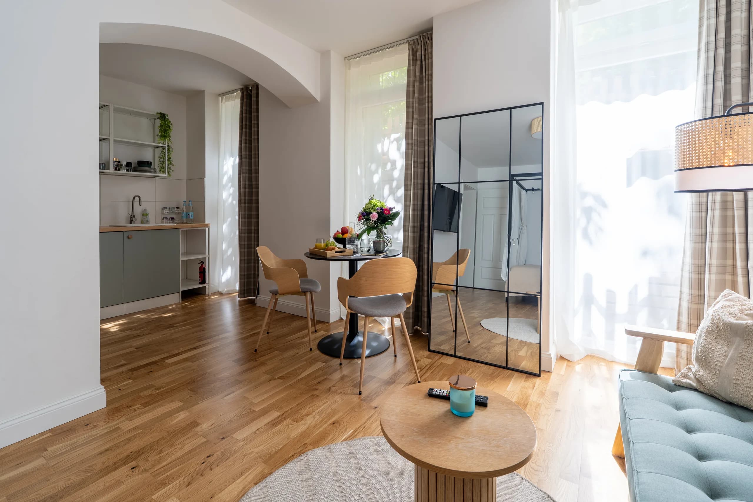 Souterrain mit Himmelbett & Terrasse — Bergmannkiez