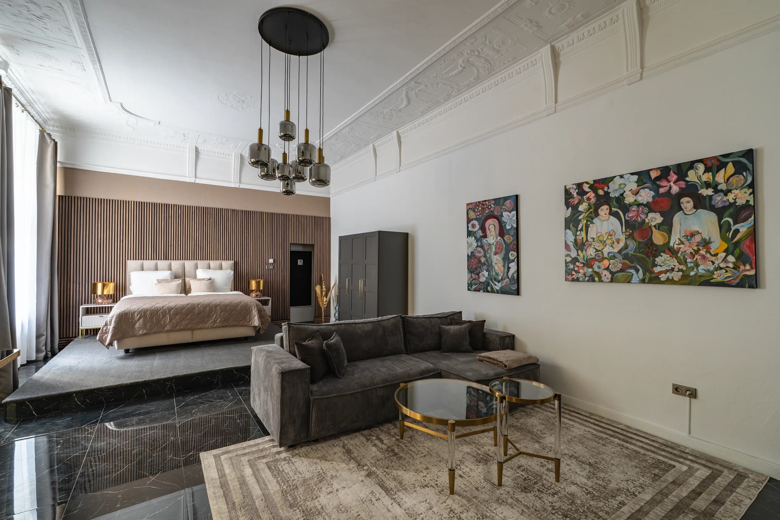 City West Luxus Altbau — Kompakt